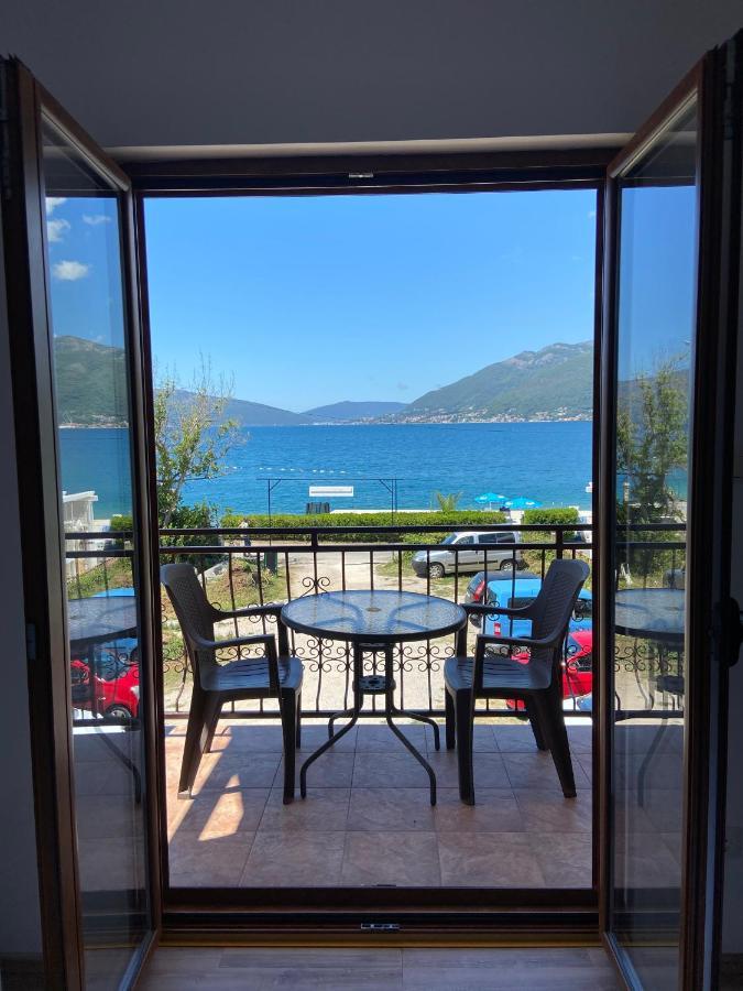 Apartments Family Tivat Exterior photo