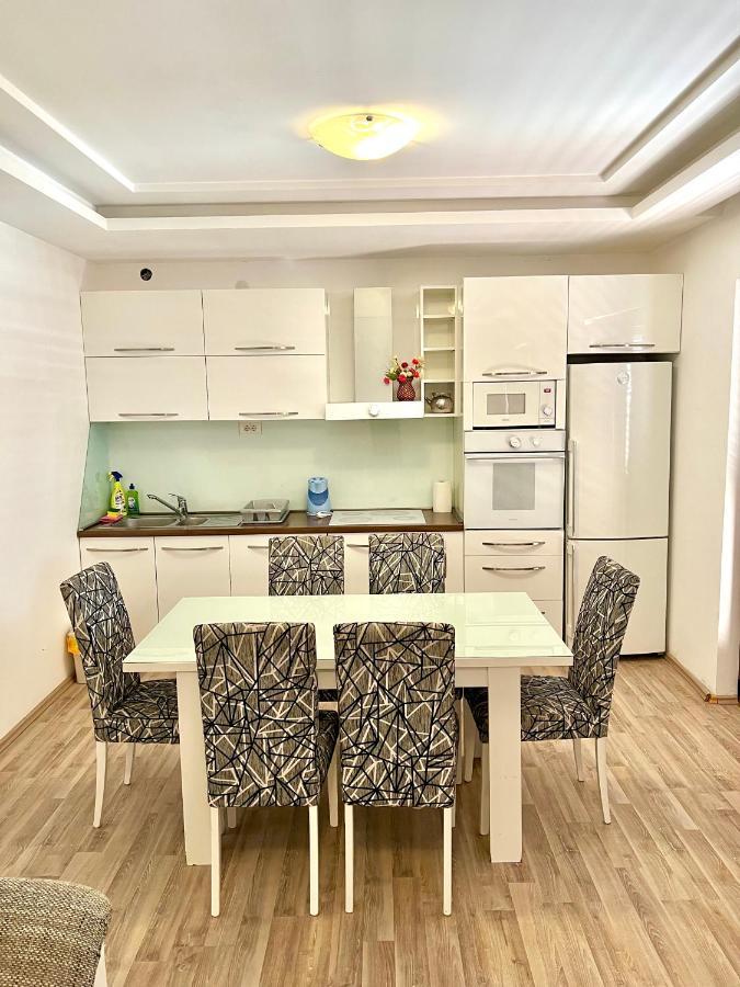Apartments Family Tivat Exterior photo